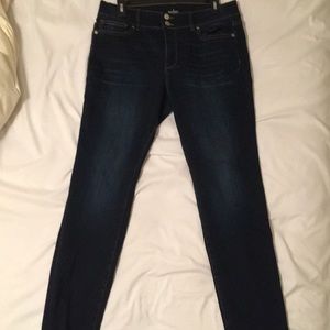 High-waisted jegging